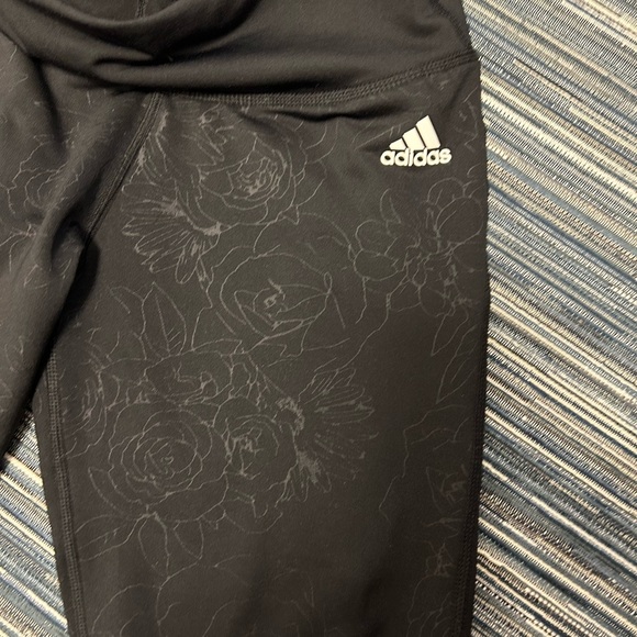 Adidas Small Climawarm Black Floral Embossed Winter Tights - Picture 6 of 8